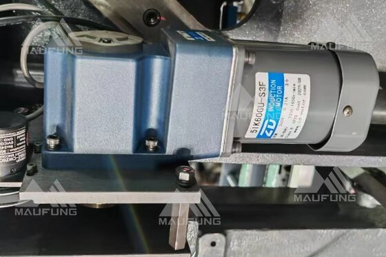 Mesin Pemangkas Tiga Pisau Otomatis Sistem Kontrol Janpanese Keyance PLC Sistem ISM Docking Terukur